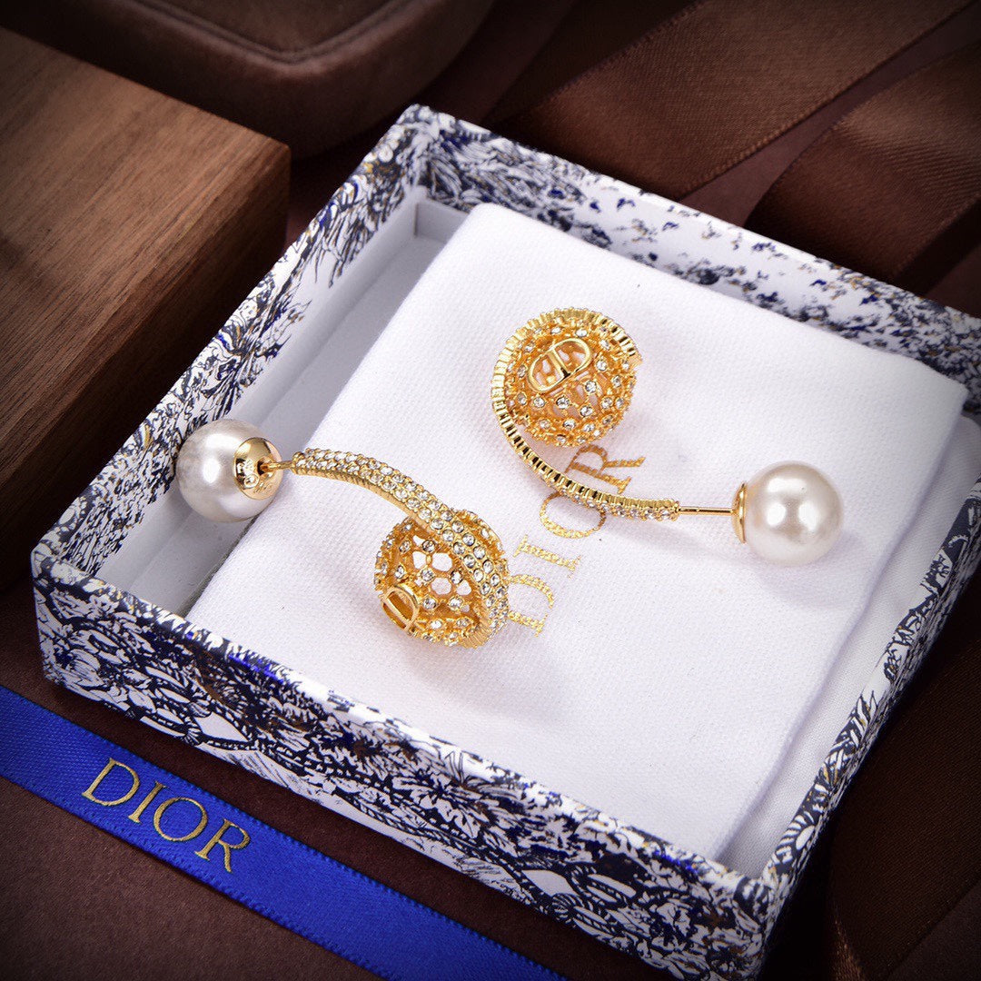 18K Dior Tribales White Resin Pearls Earrings