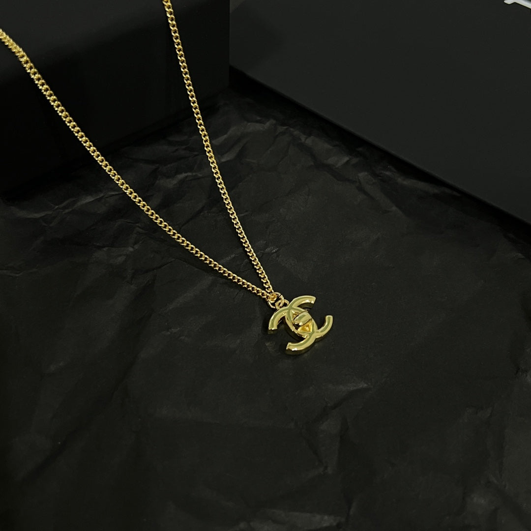 18K  Chanel Vintage Necklace
