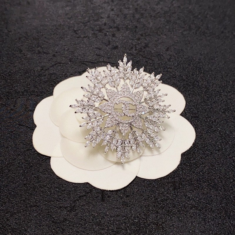 18K  Chanel Flower Crystal Brooch