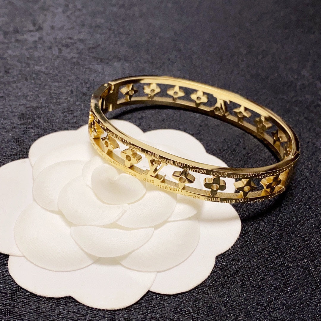 18K Louis Vuitton Crystal Hollow Bracelet