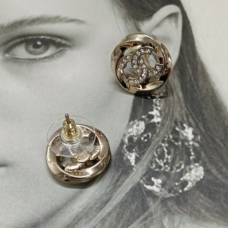 18K  Chanel Round Diamond Gold Earrings