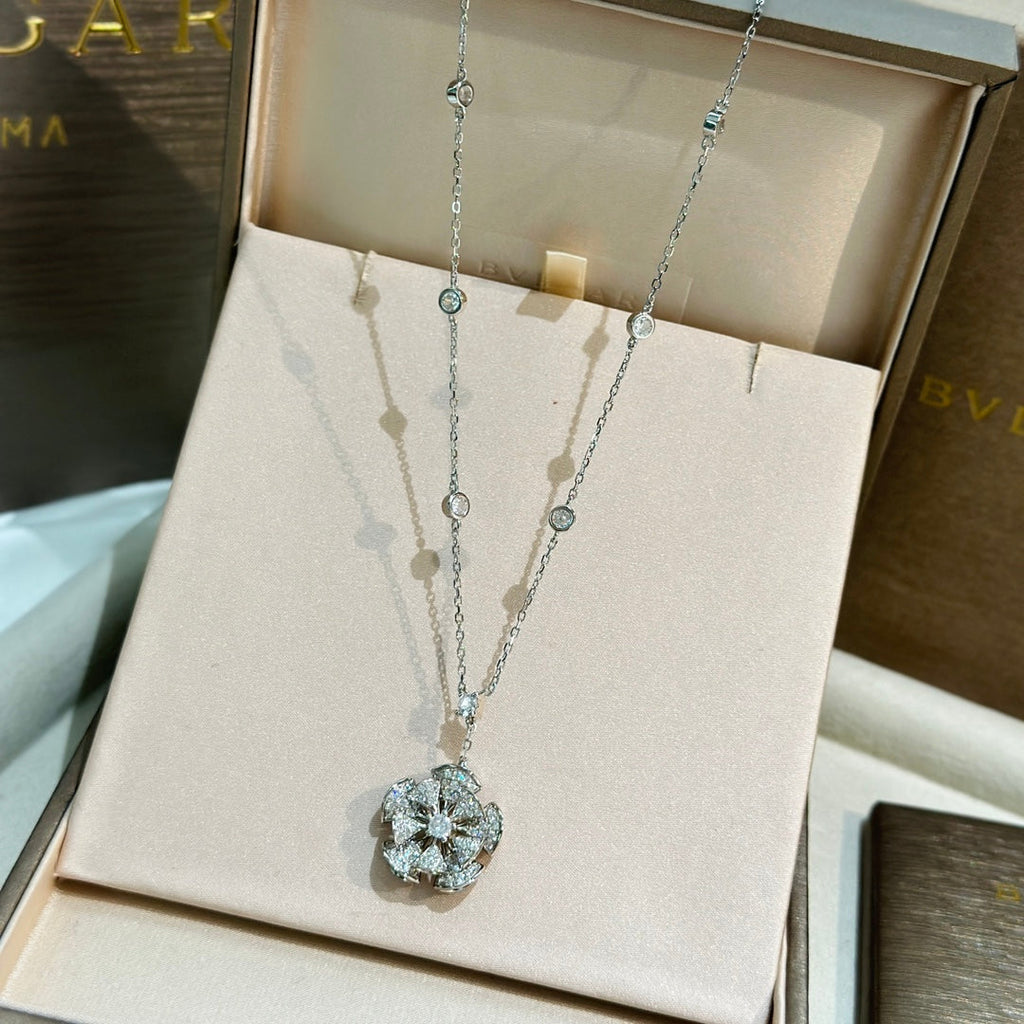 18K BVLGARI Dream Diamond Necklace