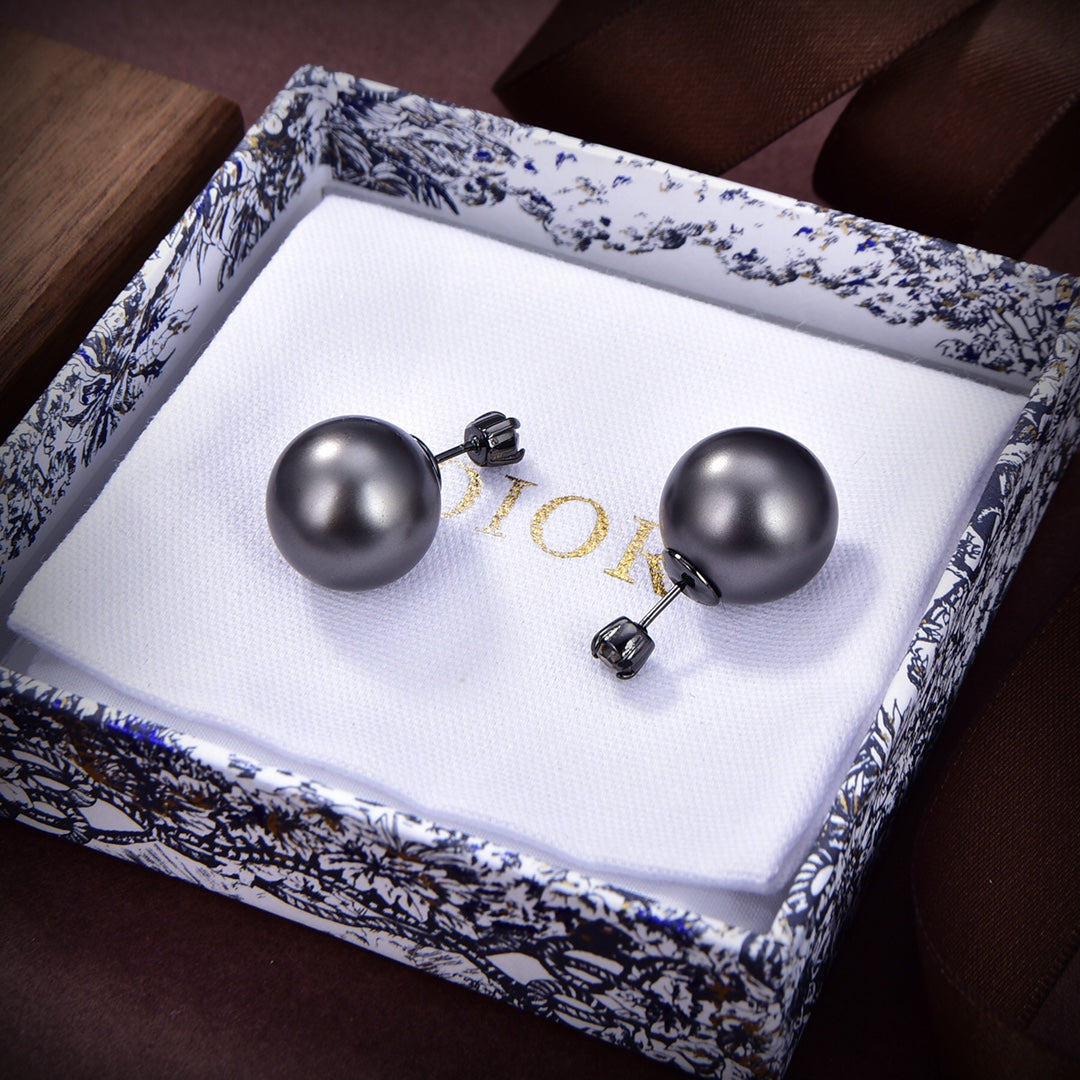18K Dior Tribales Black Resin Pearls Earrings