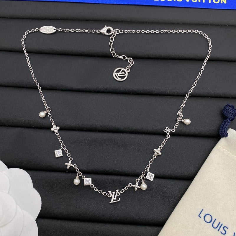 18K Louis Vuitton Pearl Gold Necklace