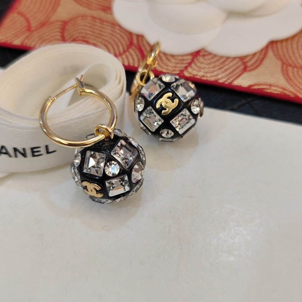18K  Chanel Round Crystals Earrings