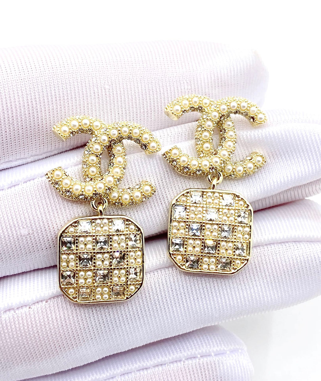 18K  Chanel Diamonds Drop Earrings