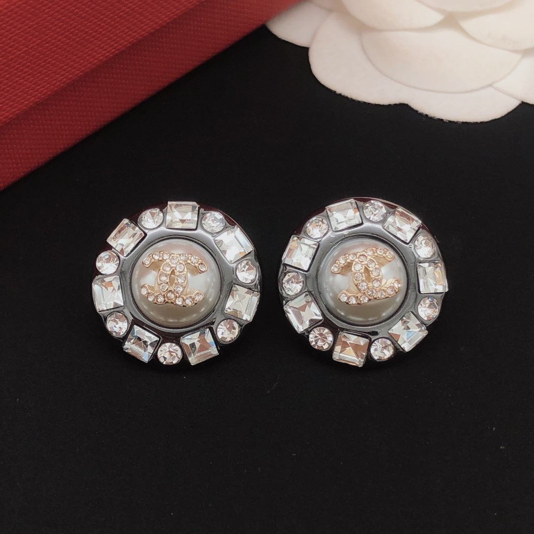 18K  Chanel Crystals Black Earrings
