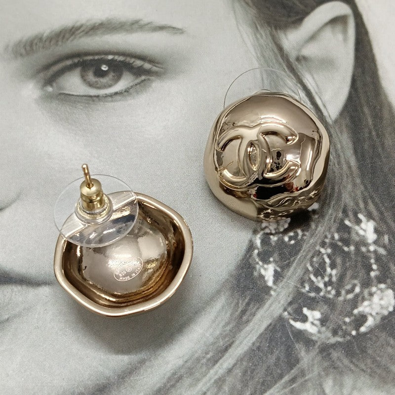 18K  Chanel Gold Round Earrings