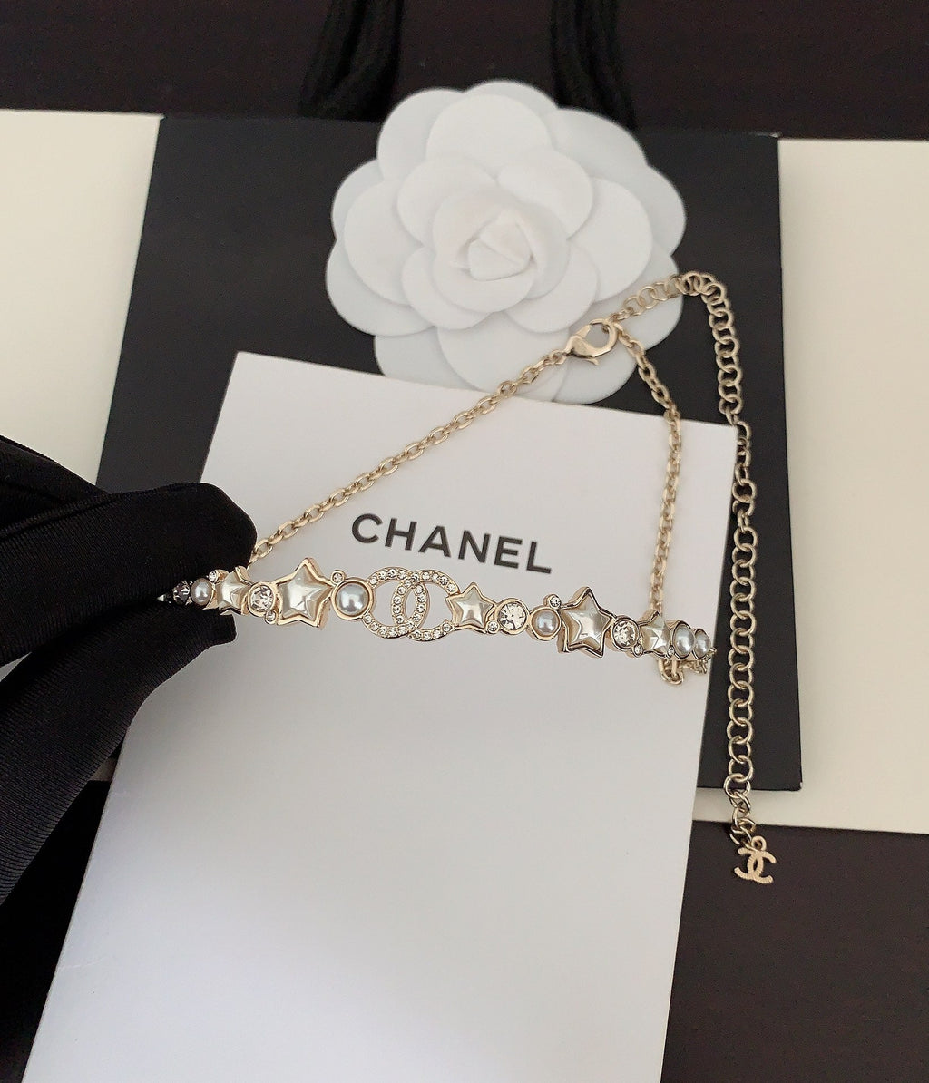 18K  Chanel White Pearl Crystals Necklace