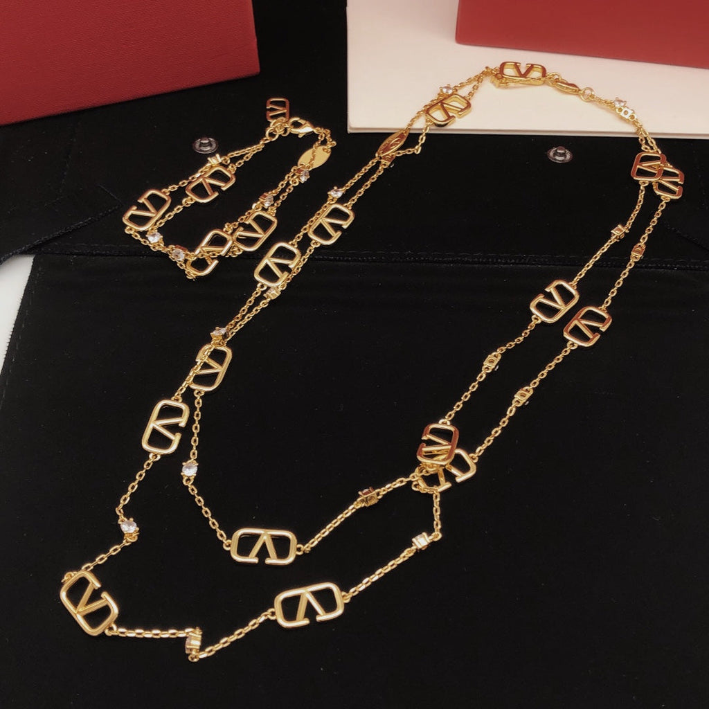 18K Valentino Long Diamonds Necklace