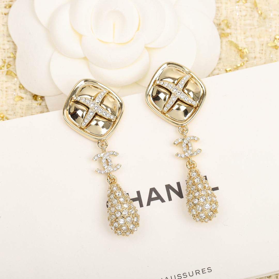 18K  Chanel Cross Rhombus Earrings