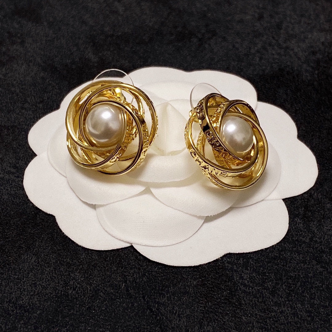 18K  Chanel Pearl Earrings