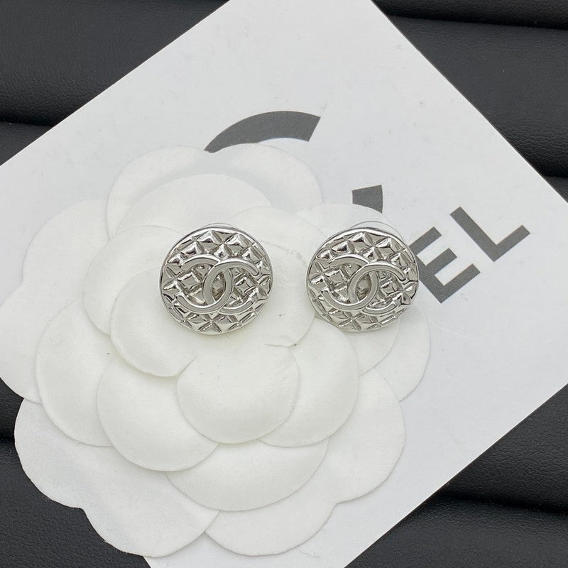 18K  Chanel Round White Gold Earrings