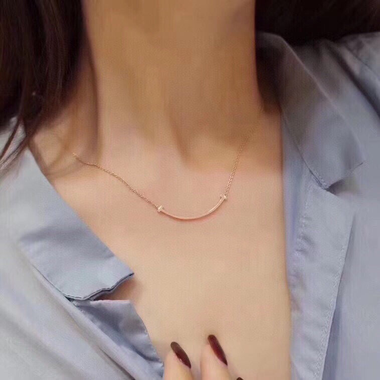 18K Tiffany Medium Diamond Pendant Necklace