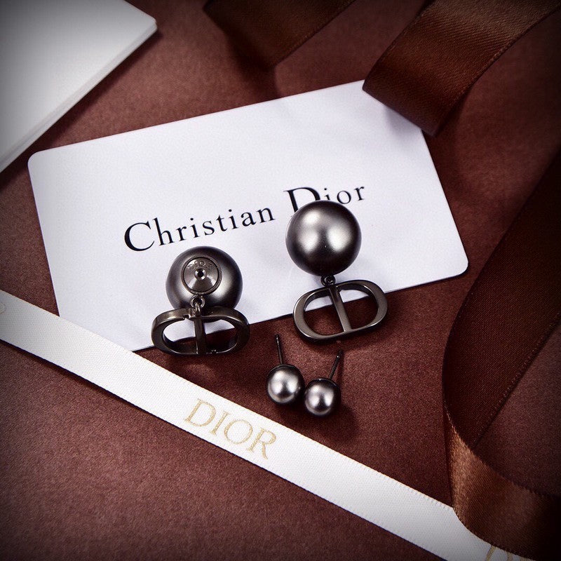 18K Dior Tribales Grey Pearl Earrings