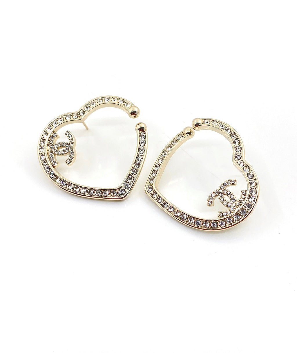 18K  Chanel Diamond Heart Earrings