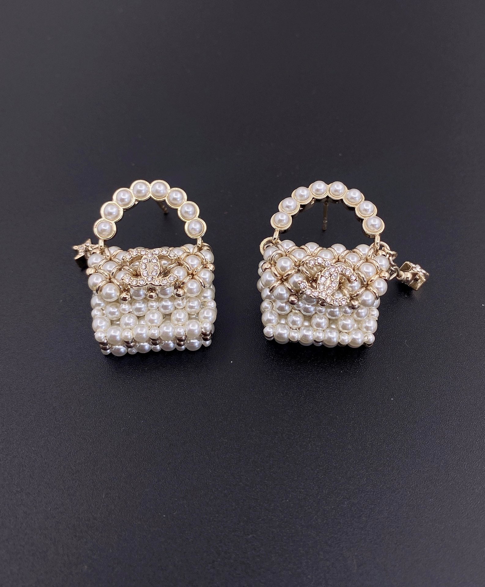 18K  Chanel Small Bag Pearl Earrings