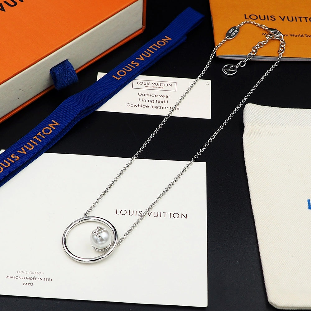 18K Louis Vuitton Eclipse Pearls Necklace