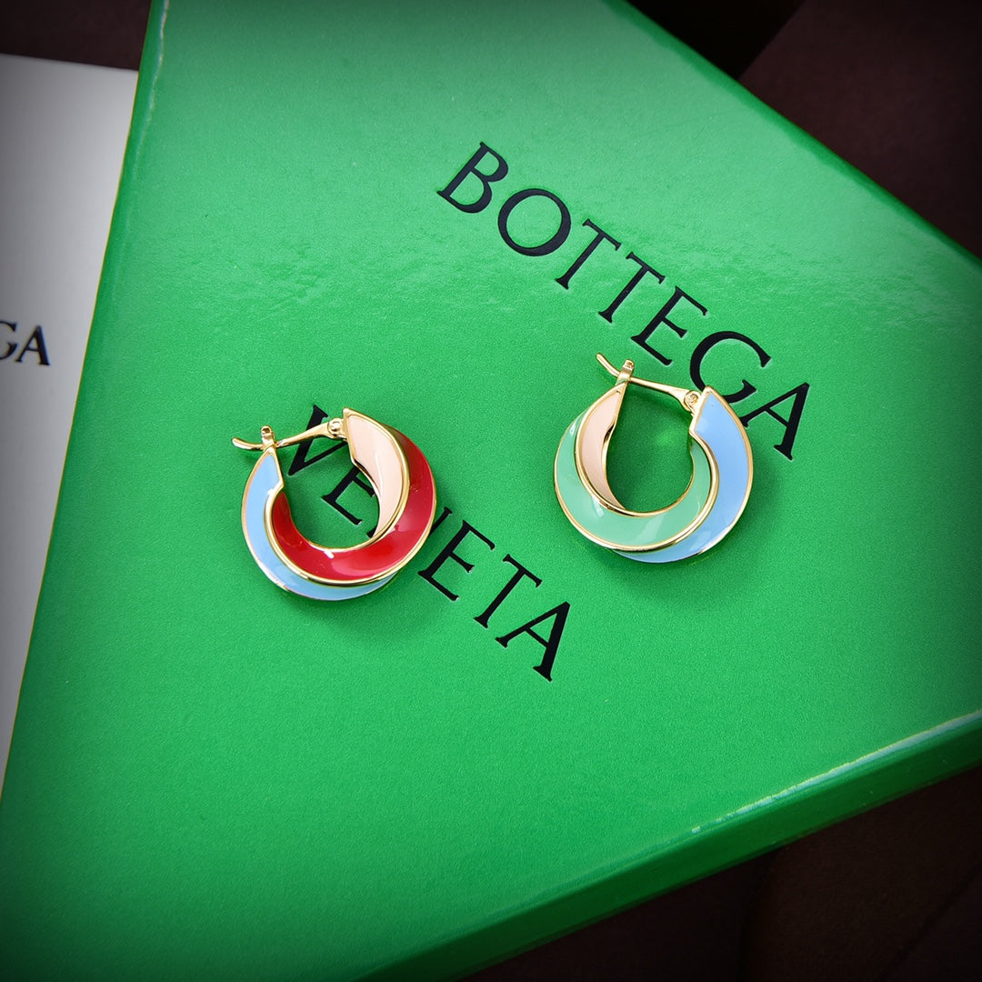 18K BVLGARI Twist Hoop Earrings