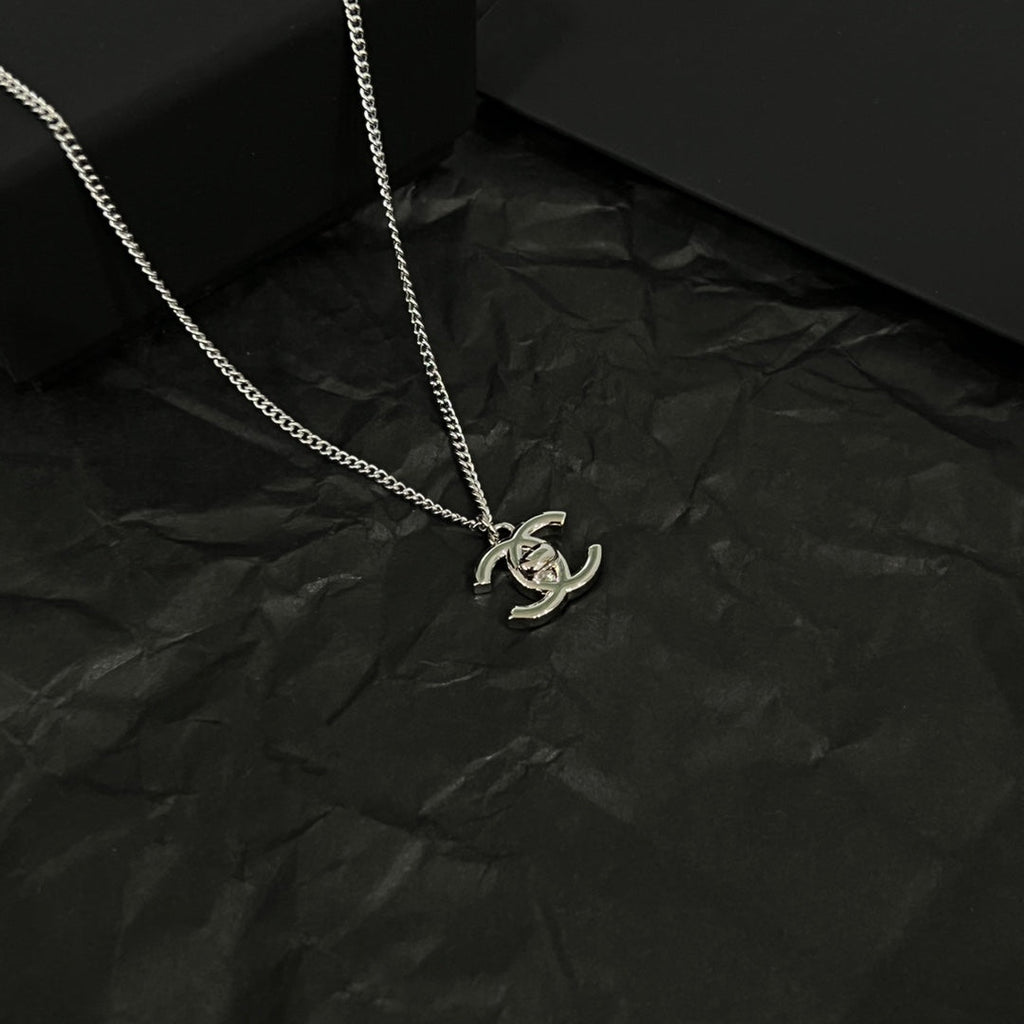 18K  Chanel Vintage Necklace