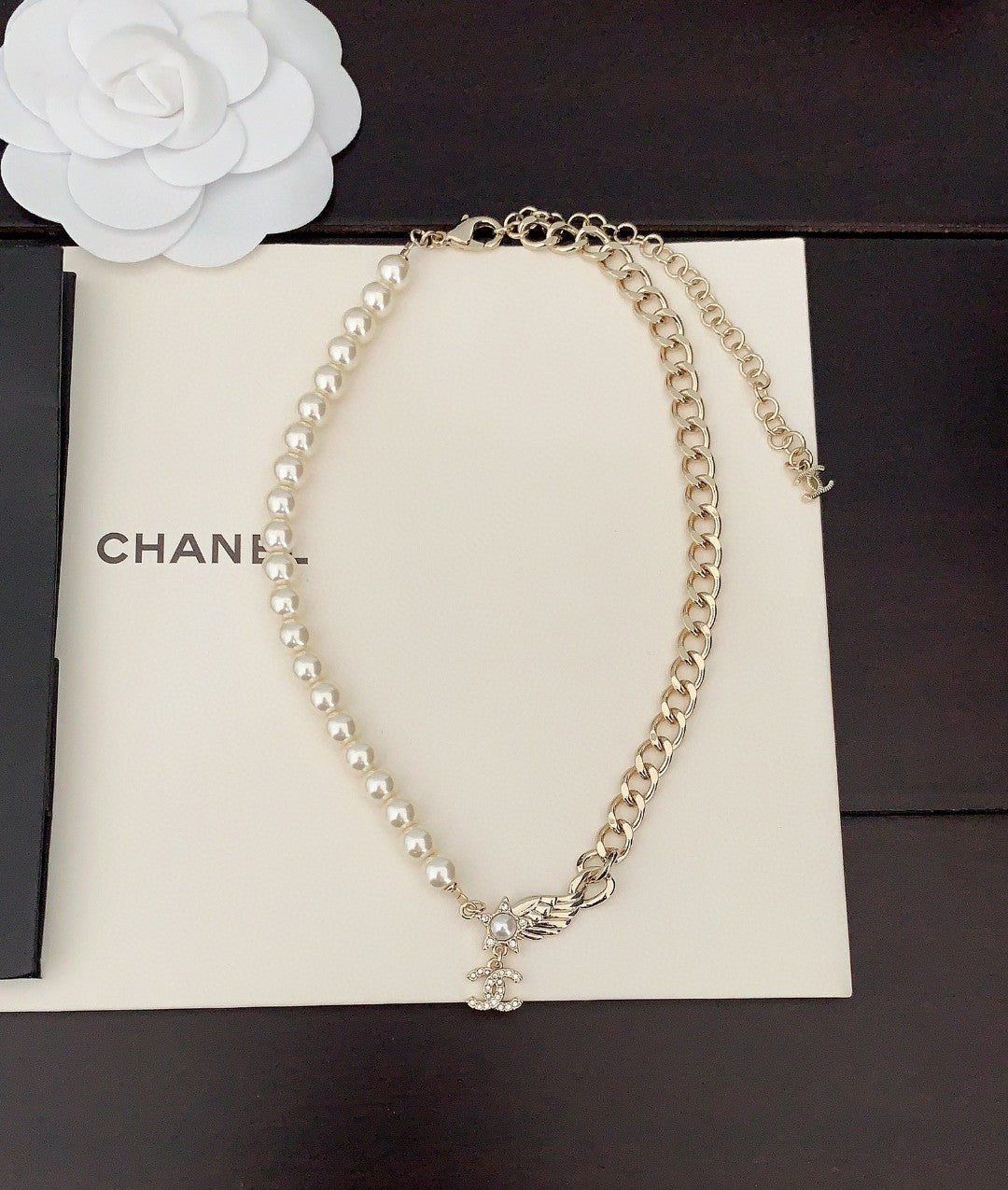 18K  Chanel Pearl Chain Choker Necklace