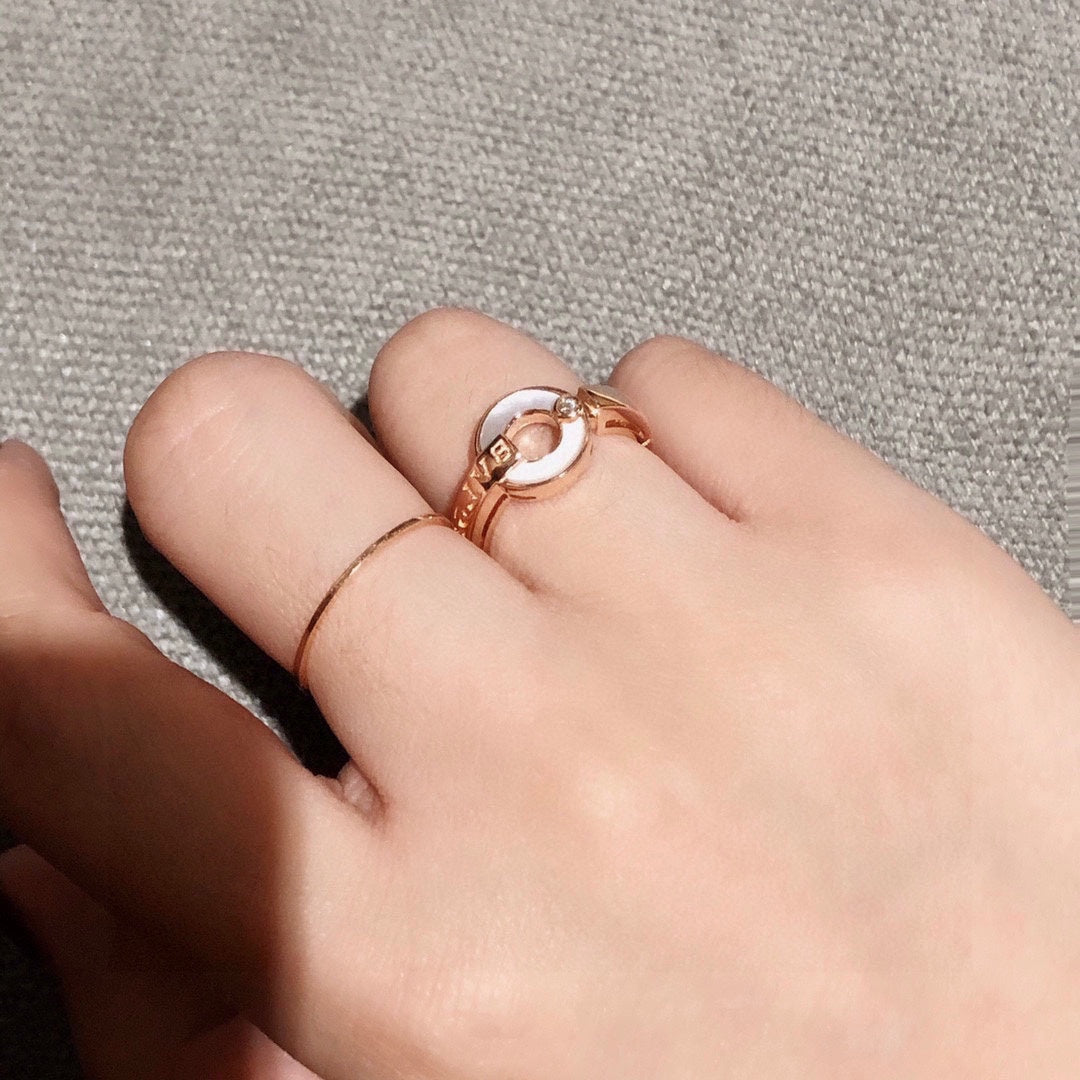 18K BVLGARI Pearl Ring