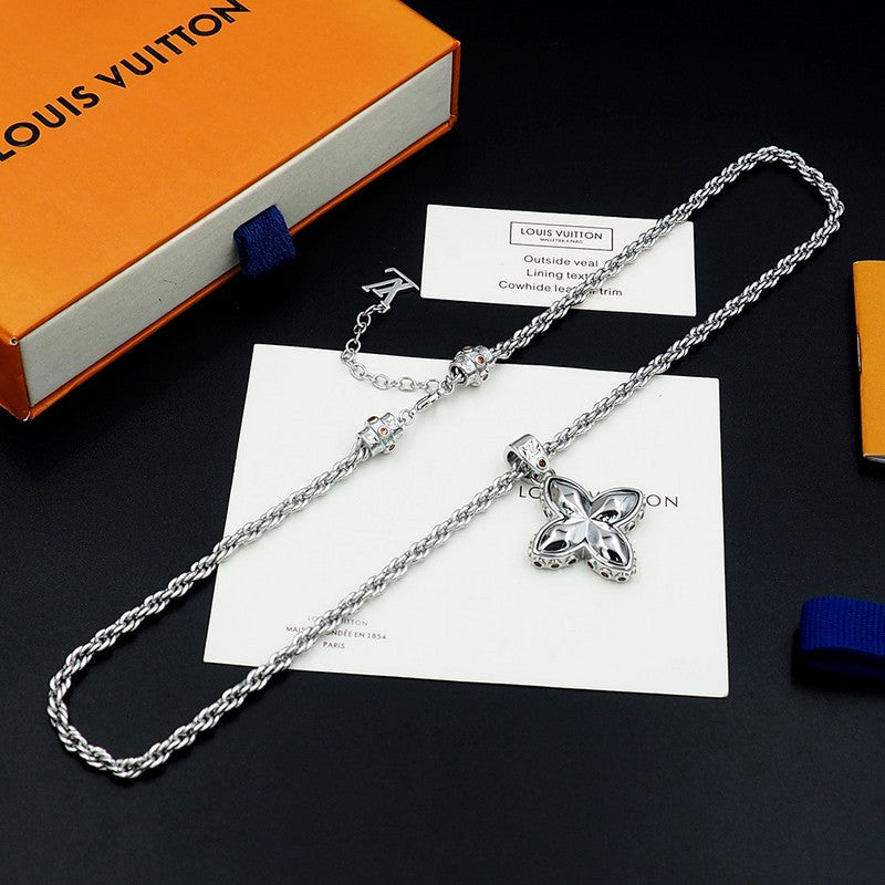 18K Louis Vuitton Flower Studs Necklace
