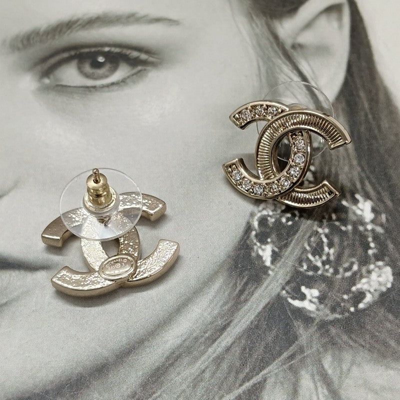 18K  Chanel Vintage Diamond Gold Earrings