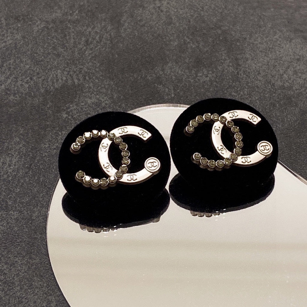 18K  Chanel Black Resin Circle Earrings