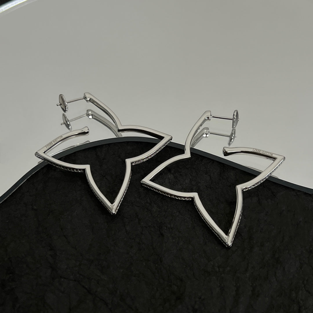 18K Louis Vuitton Debuts Blossom Earrings