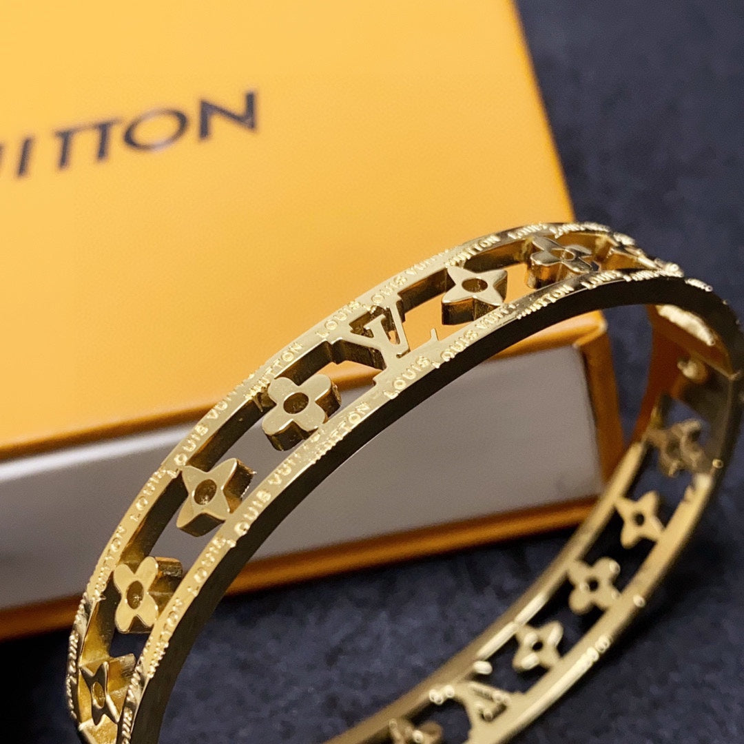 18K Louis Vuitton Crystal Hollow Bracelet