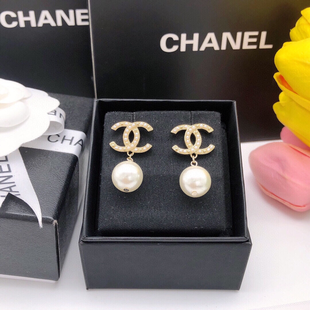 18K  Chanel Pearl Drop Earrings