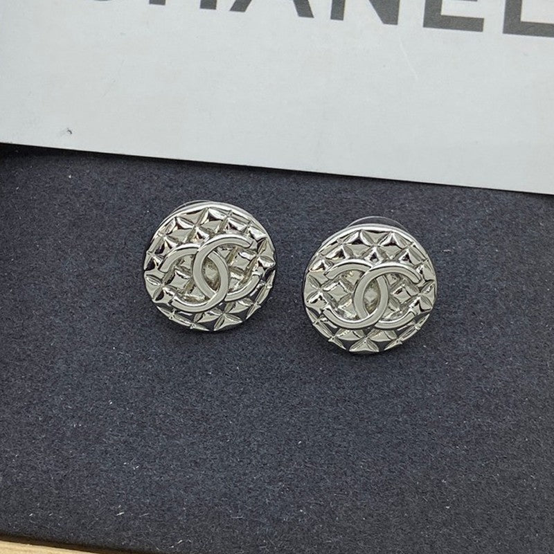 18K  Chanel Round White Gold Earrings