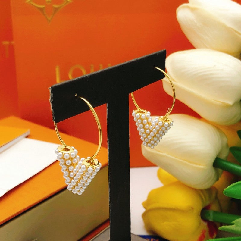 18K Louis Vuitton Essential V Perle Hoop Earrings