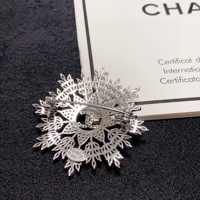 18K  Chanel Flower Crystal Brooch