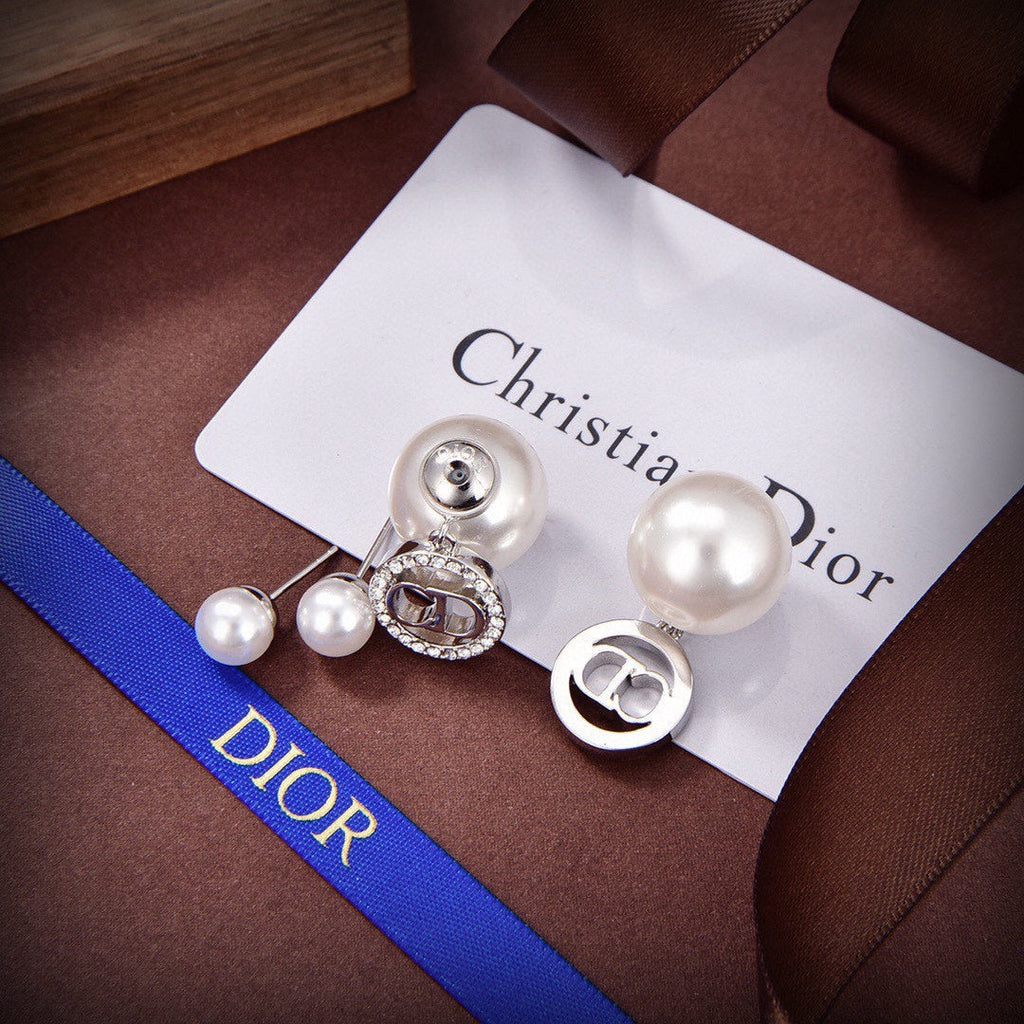 18K Dior Tribales White Resin Pearls Earrings