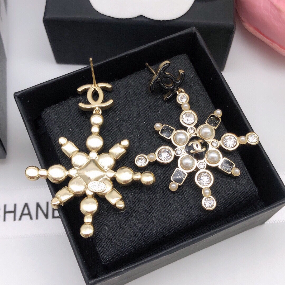 18K  Chanel Snow Flowers Earrings