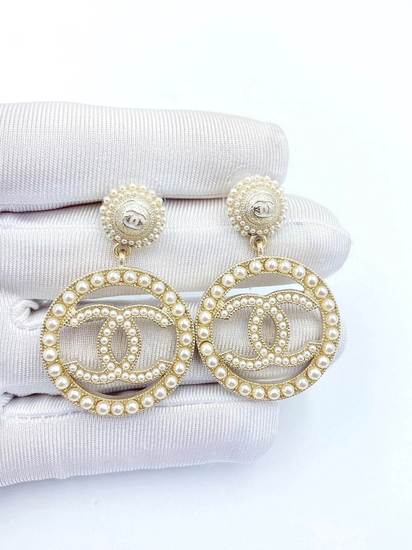 18K  Chanel Pearl Earrings