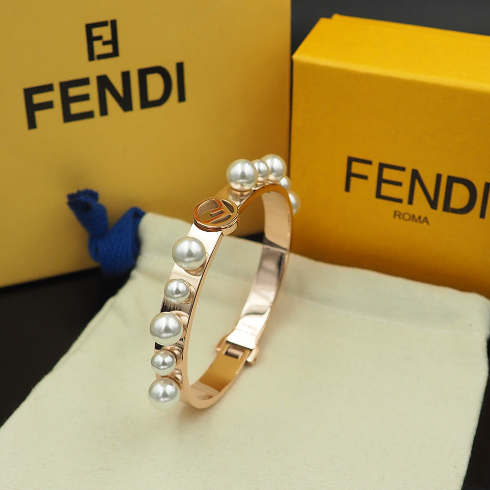 18K Fendi Pearls Bracelet