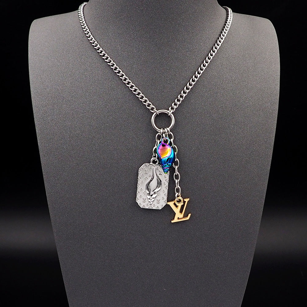 18K Louis Vuitton Shell Necklace