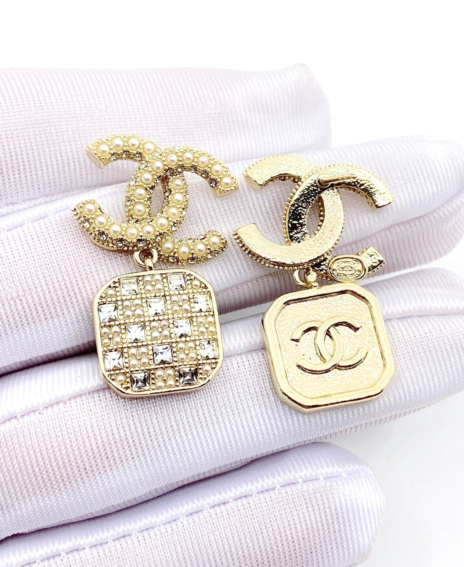 18K  Chanel Diamonds Drop Earrings