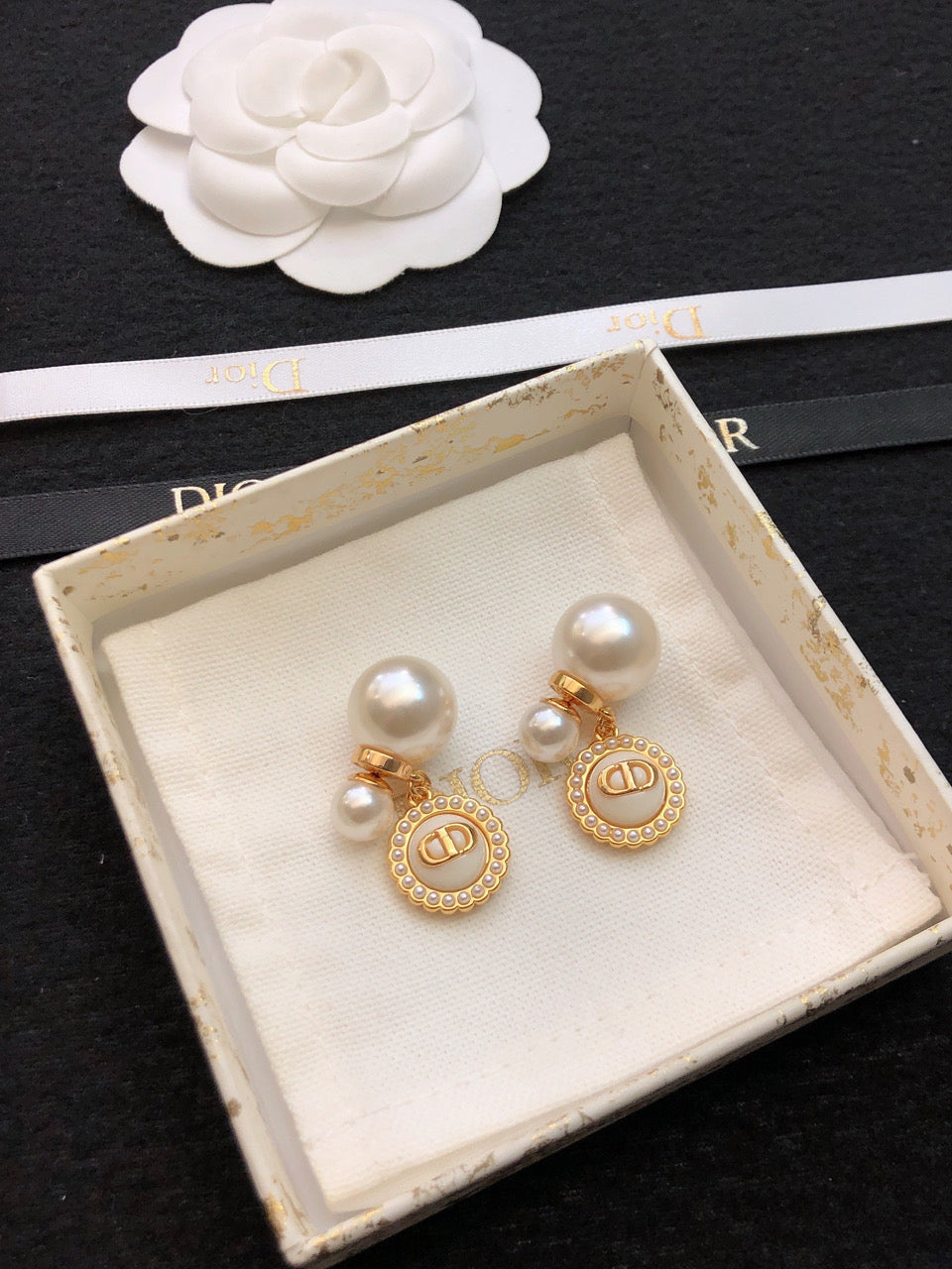 18K Dior Pearls Earrings