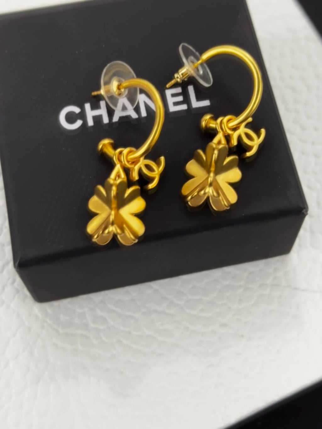 18K  Chanel Flowers Earrings