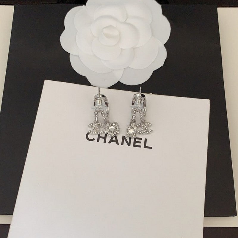 18K  Chanel Flower Diamond Earrings