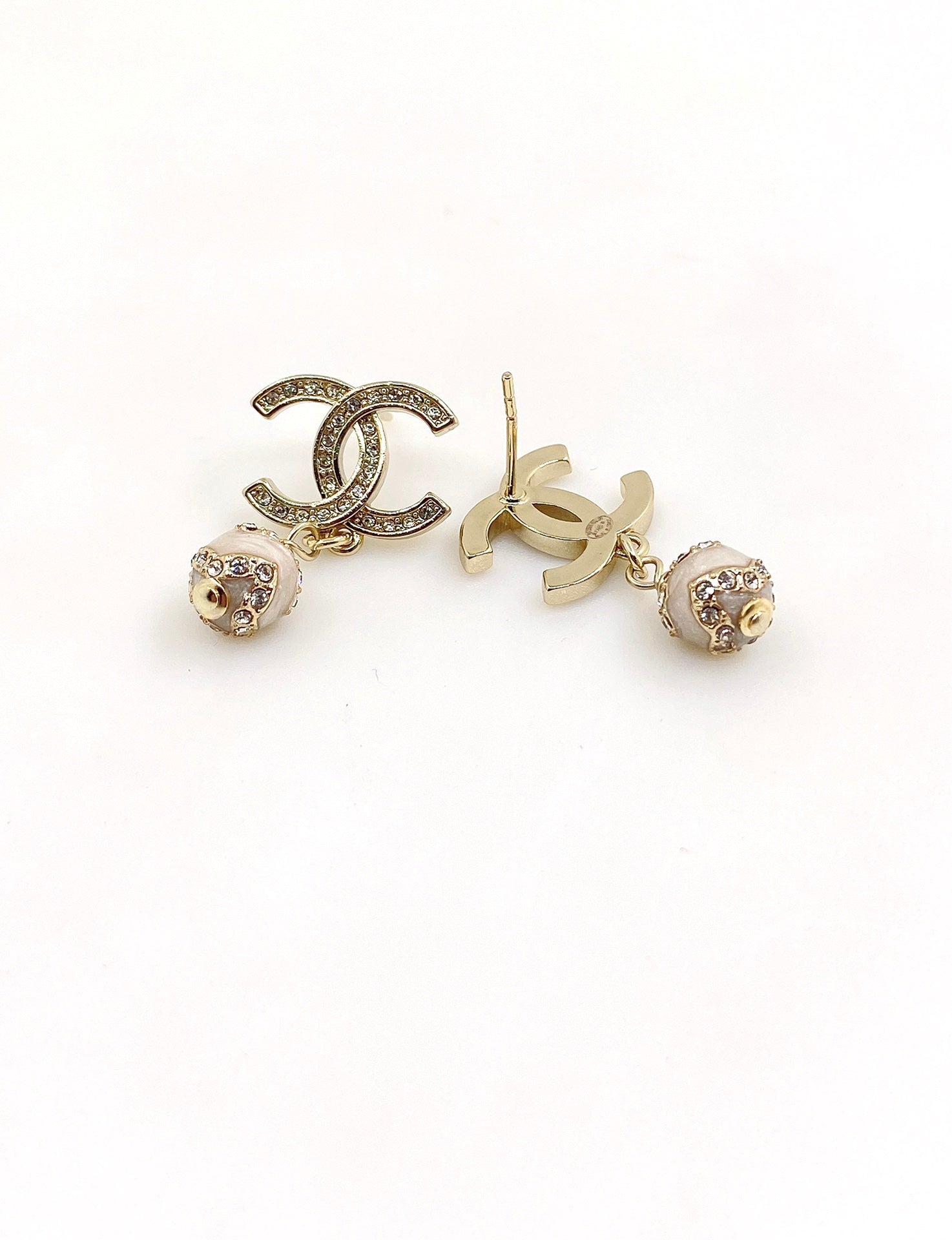 18K  Chanel Pearl Pendant Earrings