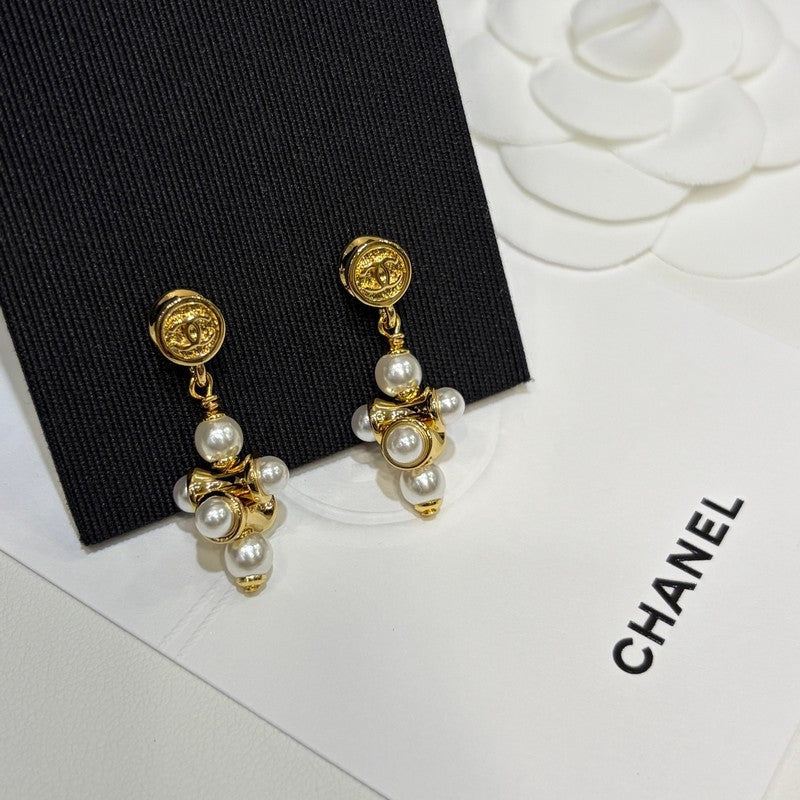 18K  Chanel Grape Pearl Gold Earrings