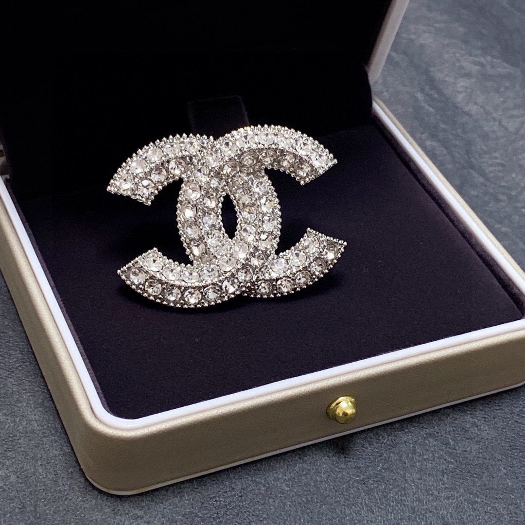 18K  Chanel Diamonds Brooch