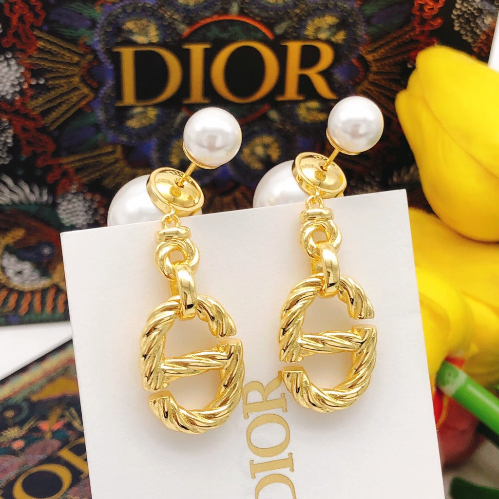 18K Dior 30 Montaigne Pearls Earrings