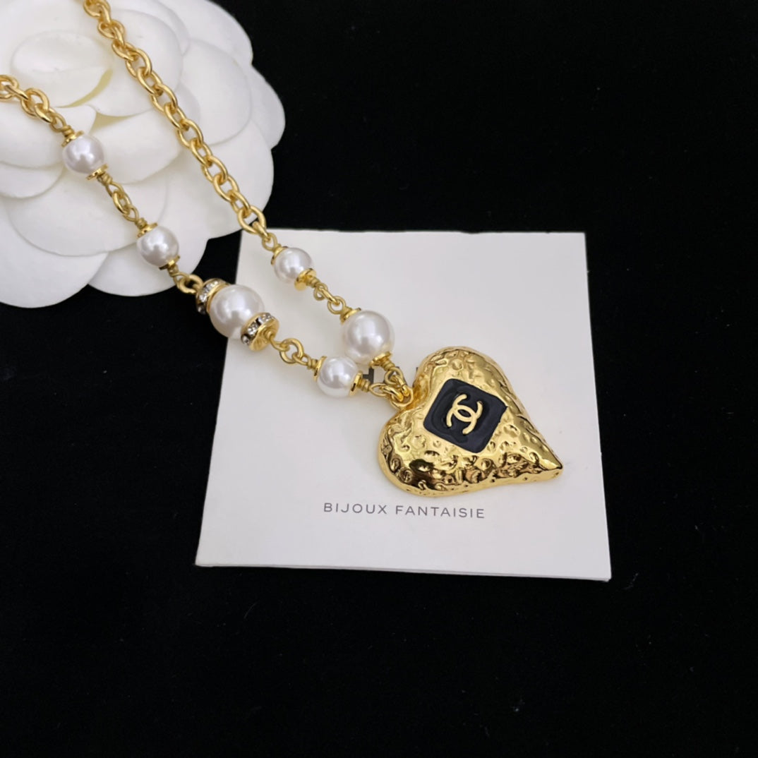 18K  Chanel Pearls Chain Necklace