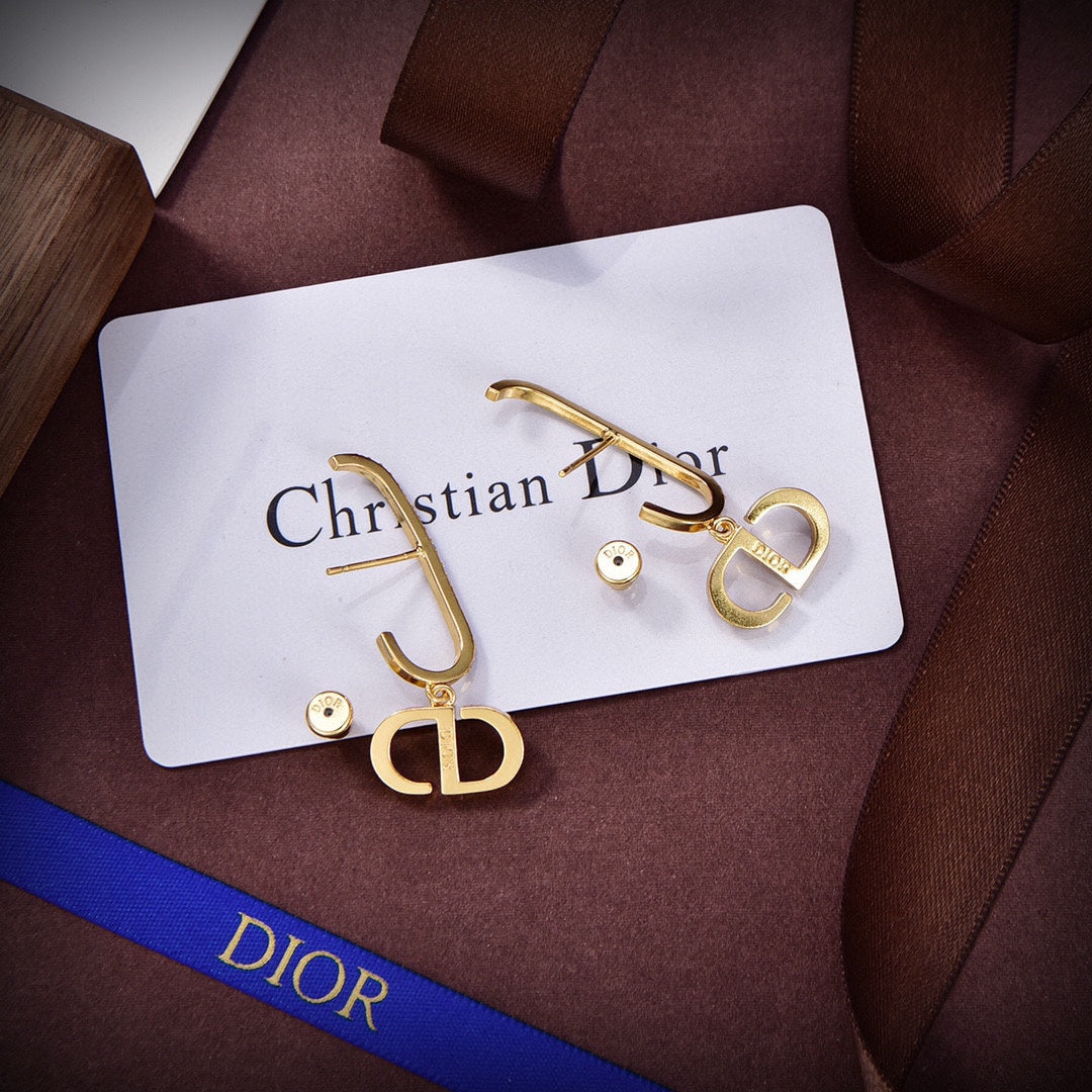 18K Dior 30 Montaigne Crystals Earrings